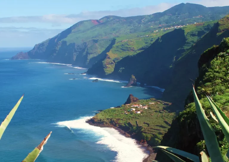 La Palma Yoga Retreats: Coastline Beauty